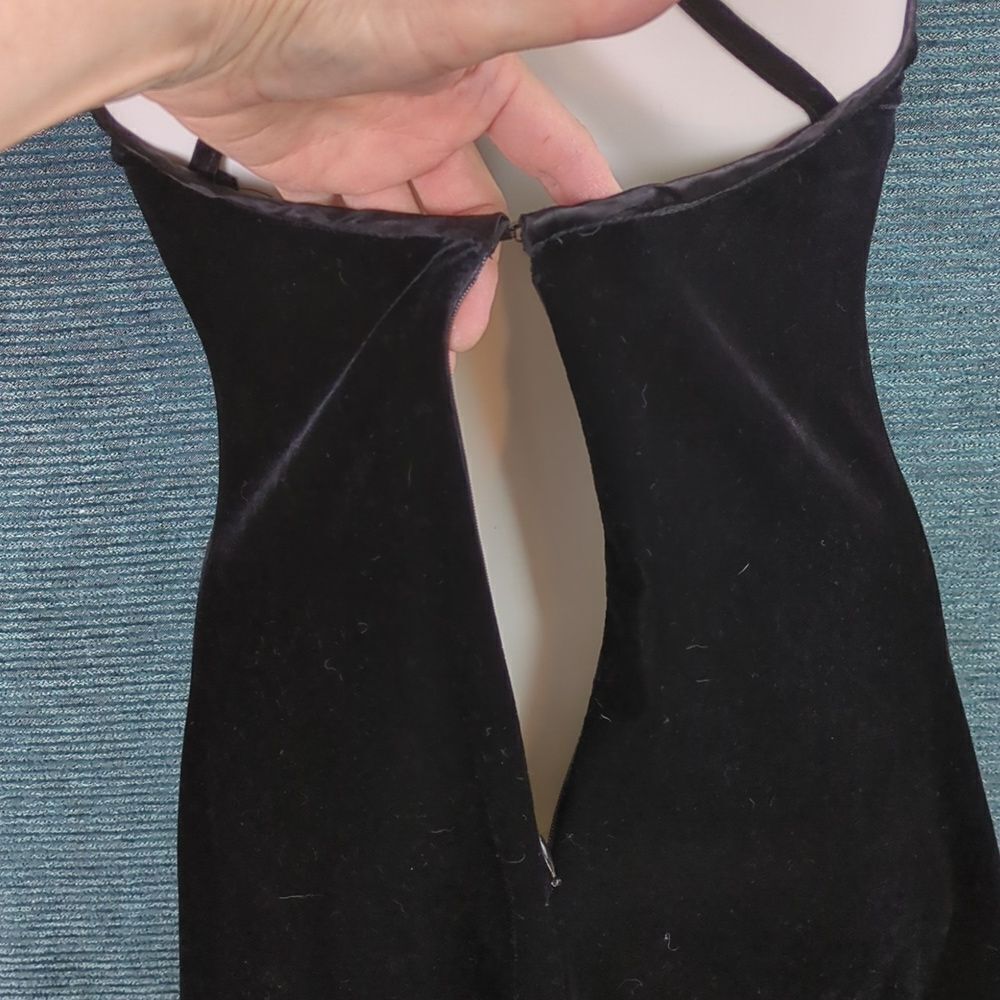 Jessica Howard Black Velvet Dress - Picture 8 of 12